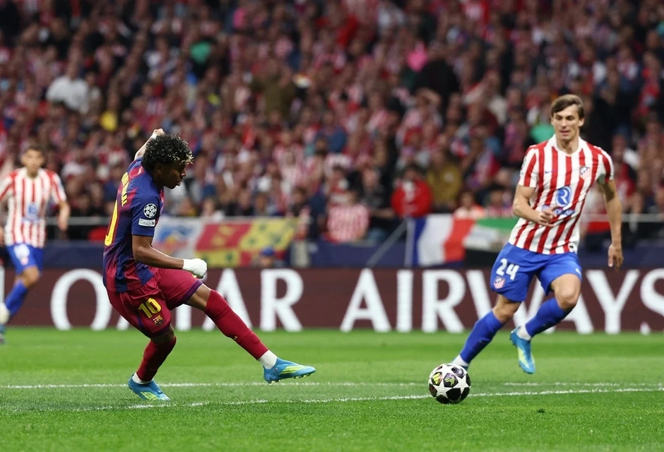 Trực tiếp Atletico 0-2 Barca: Đội khách sớm cân bằng tổng tỷ số Trực tiếp Atletico 0-2 Barca: Đội khách sớm cân bằng tổng tỷ số