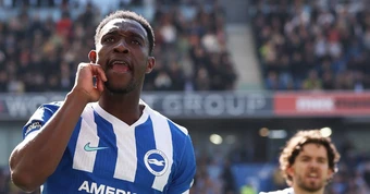 Trực tiếp Brighton 3-1 Liverpool: Welbeck lập cú đúp (H2)