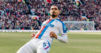 Trực tiếp MU 1-1 Crystal Palace: Bước ngoặt penalty và thẻ đỏ Lacroix (H2)