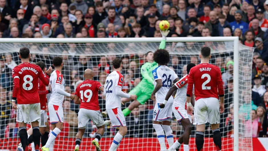 Trực tiếp MU 1-1 Crystal Palace: Bước ngoặt penalty và thẻ đỏ Lacroix (H2) Trực tiếp MU 1-1 Crystal Palace: Bước ngoặt penalty và thẻ đỏ Lacroix (H2)