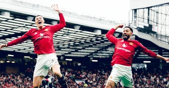 Trực tiếp MU 2-2 Liverpool: Lammens mắc sai lầm (H2)