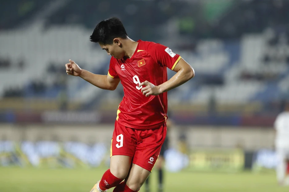 Trực tiếp Việt Nam vs Philippines 1-0 (hết H1): Hiệp đấu đúng ý đồ Trực tiếp Việt Nam vs Philippines 1-0 (hết H1): Hiệp đấu đúng ý đồ