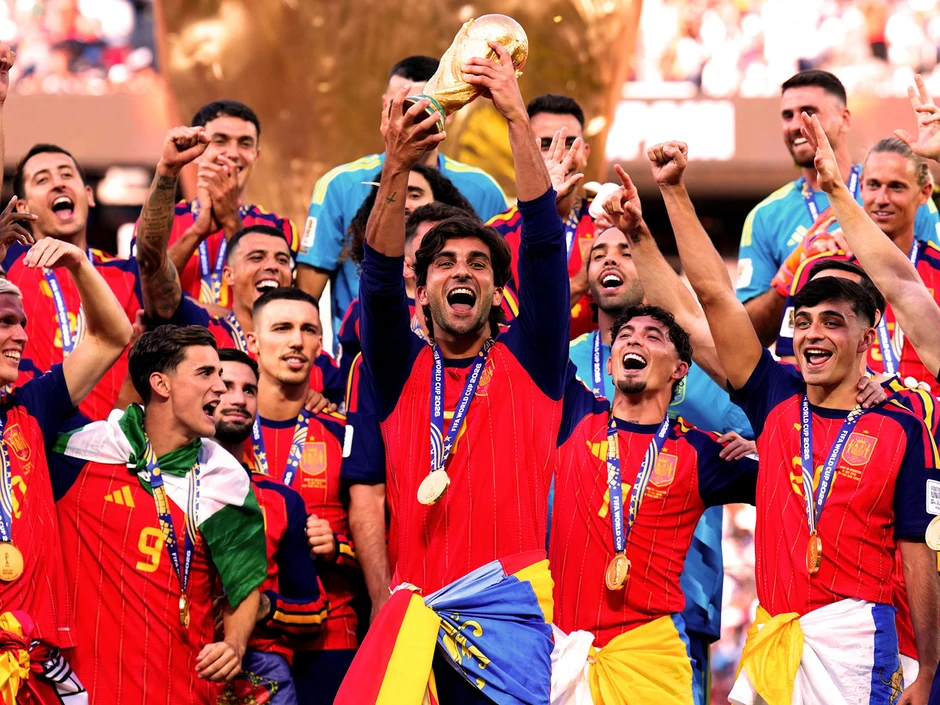 Từ World Cup 2026 đến Premier League: Tây Ban Nha xuất khẩu HLV