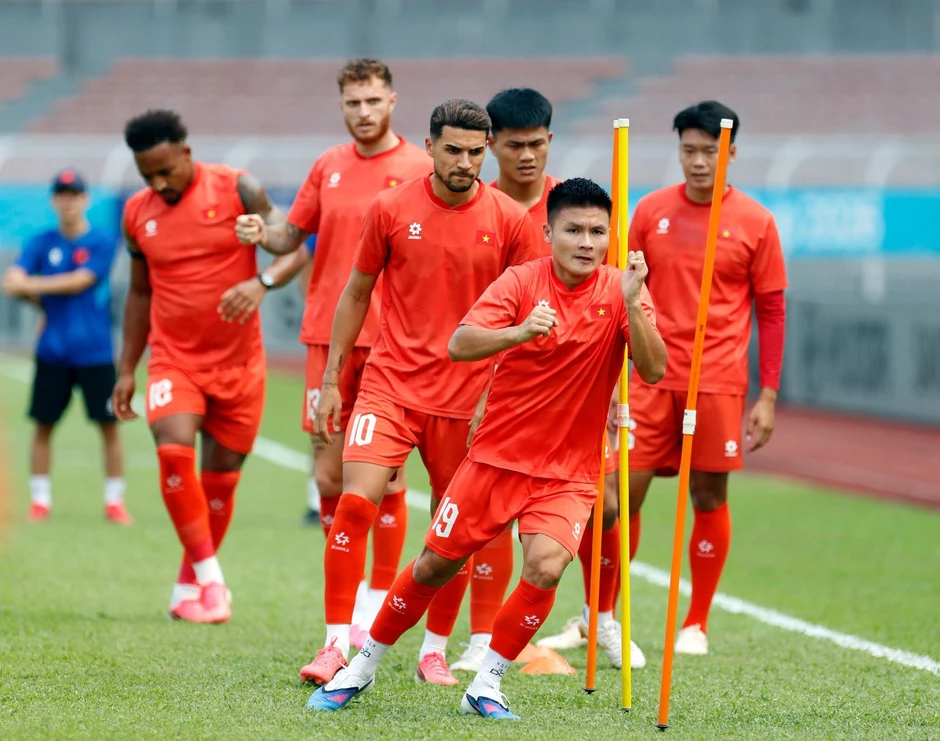 Tuần này, HLV Kim Sang-sik sẽ lên danh sách đội tuyển Việt Nam dự FIFA ASEAN Cup Tuần này, HLV Kim Sang-sik sẽ lên danh sách đội tuyển Việt Nam dự FIFA ASEAN Cup