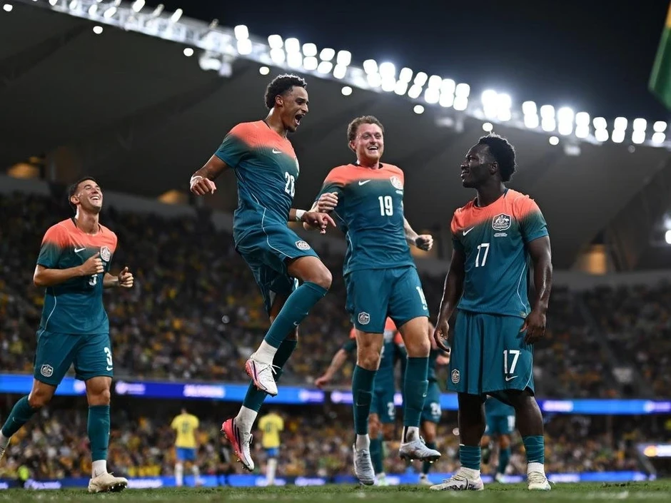 Tuyển Brazil thoát thua trước Australia nhờ bàn thắng ở phút bù giờ Tuyển Brazil thoát thua trước Australia nhờ bàn thắng ở phút bù giờ