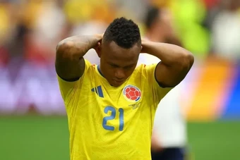 Tuyển thủ Colombia bị dọa đoạt mạng sau khi trở về từ World Cup, phải cầu cứu nhà chức trách