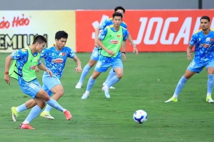 Tuyển Việt Nam tăng 5 bậc FIFA, áp sát Top 100 thế giới Tuyển Việt Nam tăng 5 bậc FIFA, áp sát Top 100 thế giới