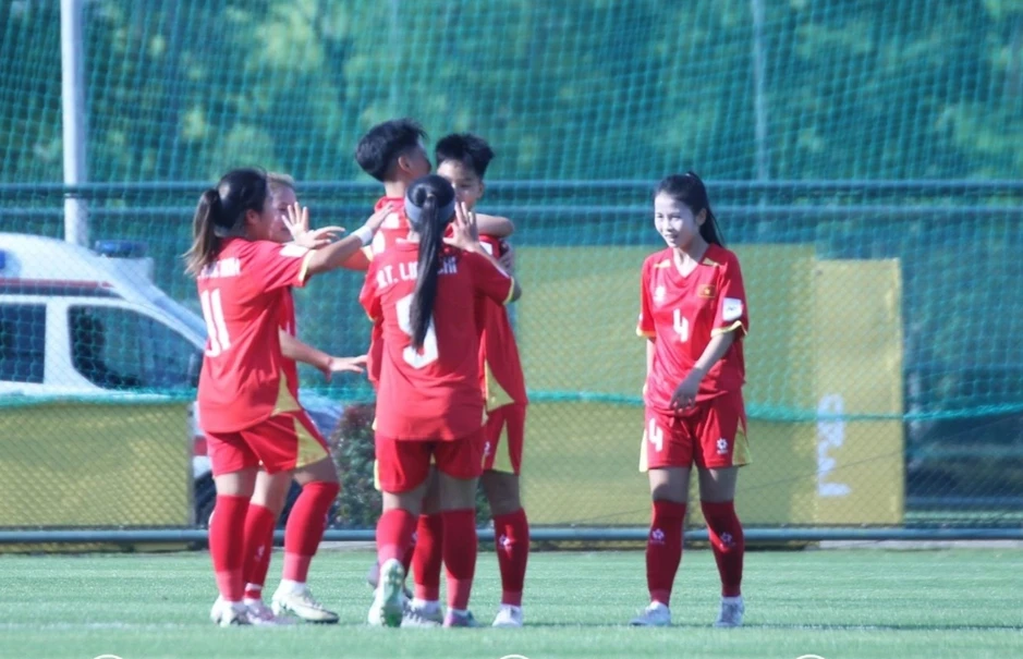 U17 nữ Việt Nam hoà kịch tính Thái Lan ở giải châu Á U17 nữ Việt Nam hoà kịch tính Thái Lan ở giải châu Á