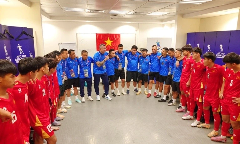 U17 Việt Nam chia tay giải châu Á, HLV Cristiano Roland nói lời xúc động U17 Việt Nam chia tay giải châu Á, HLV Cristiano Roland nói lời xúc động