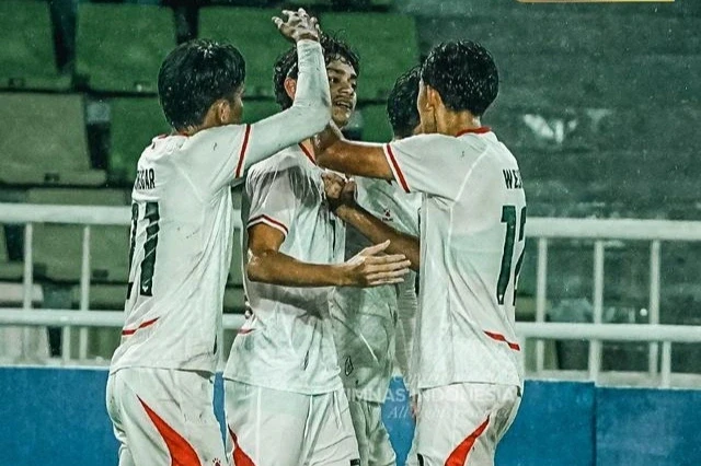 U19 Indonesia gặp bất lợi trong cuộc đua với U19 Việt Nam U19 Indonesia gặp bất lợi trong cuộc đua với U19 Việt Nam