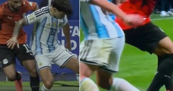 VAR giải cứu Argentina trước Ai Cập trong tranh cãi