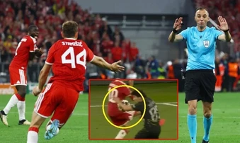 Vì sao Bayern bị từ chối quả penalty trong trận bán kết gặp PSG?