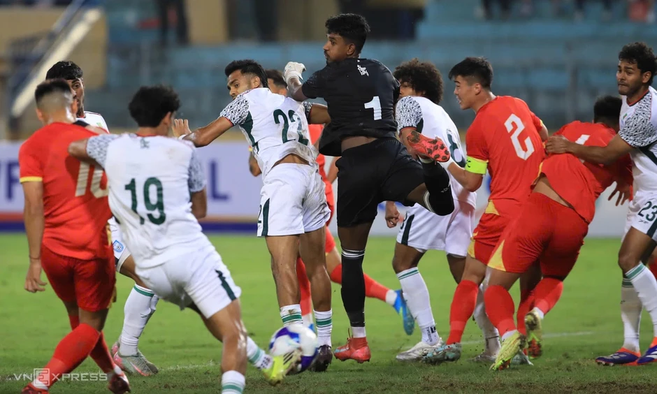Việt Nam - Bangladesh 2-0 (H1): Xuân Mạnh đánh đầu ghi bàn