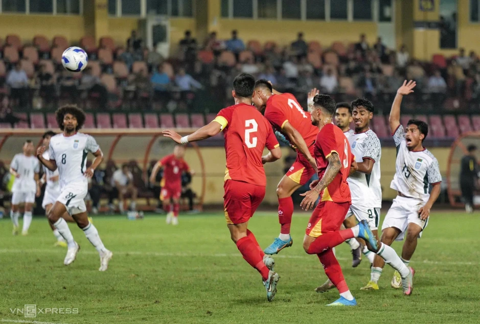 Việt Nam - Bangladesh 2-0 (H1): Xuân Mạnh đánh đầu ghi bàn