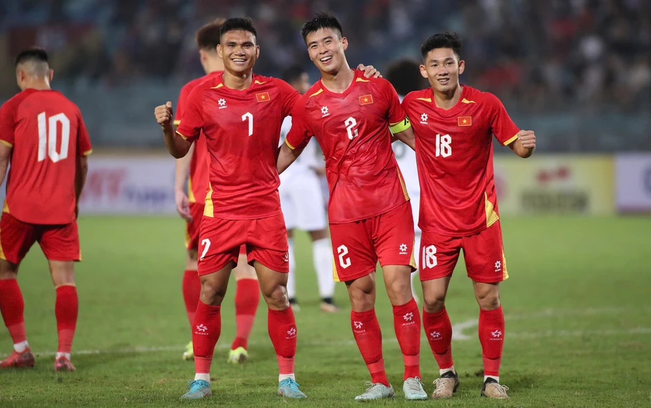 Việt Nam đại chiến Malaysia: 'Song sát' Son - Hên liệu có đá chính? Việt Nam đại chiến Malaysia: 'Song sát' Son - Hên liệu có đá chính?