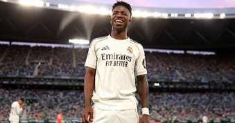 Vinicius chính thức gia hạn hợp đồng với Real Madrid