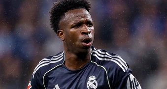 Vinicius 'nhảy samba', Real Madrid khiến Barca chưa thể vô địch