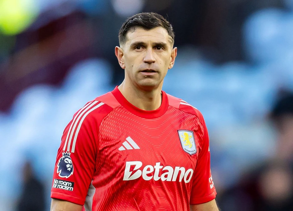Vụ chuyển nhượng Dibu Martinez sang Juventus bất ngờ đổ bể