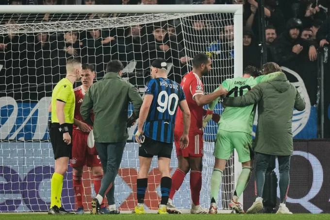 8 ngày vượt qua chấn động não của Jonas Urbig 8 ngày vượt qua chấn động não của Jonas Urbig