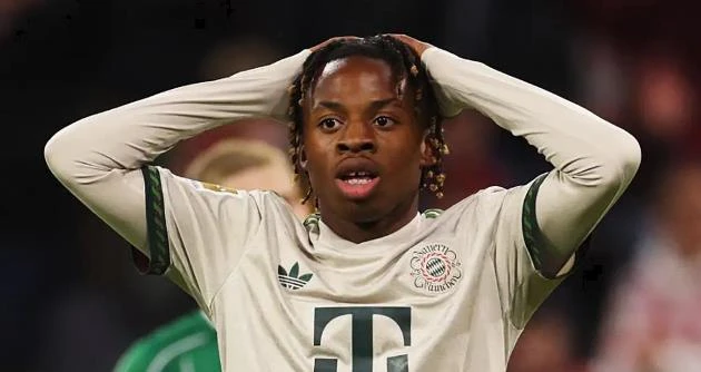 Bayern Munich mất thần đồng 17 tuổi Wisdom Mike đến hết mùa