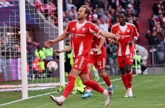 Bayern Munich ngược dòng hạ Stuttgart, giành đĩa bạc thứ 35