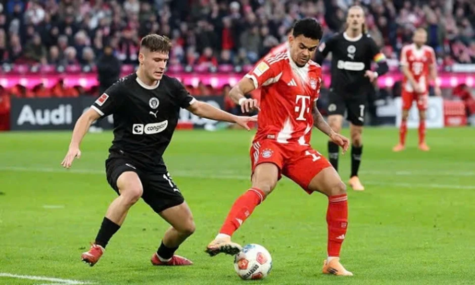 Bayern thắng nhọc ở phút bù Bayern thắng nhọc ở phút bù