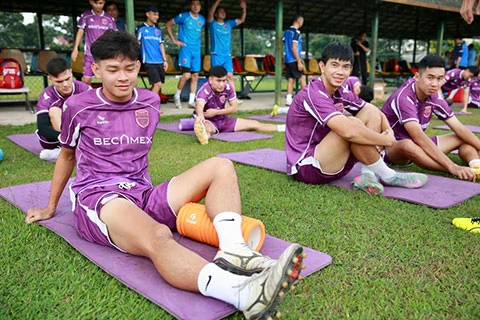 Bùi Vĩ Hào đứt dây chằng, phẫu thuật lần thứ 2 trong chưa đầy 2 năm Bùi Vĩ Hào đứt dây chằng, phẫu thuật lần thứ 2 trong chưa đầy 2 năm