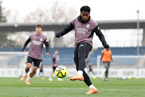 Endrick lạc nhịp trong dự án của Jose Mourinho Endrick lạc nhịp trong dự án của Jose Mourinho
