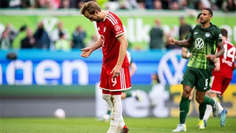 Harry Kane lần đầu đá hỏng penalty ở Bundesliga