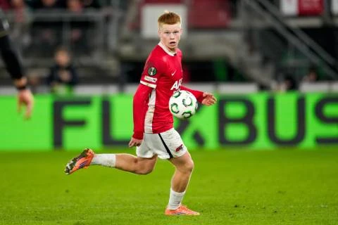 Không ai ‘dám mua’, chuyện đời kỳ lạ của Kees Smit, sao trẻ được ví như De Bruyne, Pedri mới Không ai ‘dám mua’, chuyện đời kỳ lạ của Kees Smit, sao trẻ được ví như De Bruyne, Pedri mới