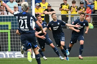 Kramaric lập cú đúp penalty kết liễu Dortmund phút bù giờ