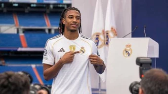 Lý do Bayern Munich nên bán Michael Olise cho Real Madrid ngay lập tức