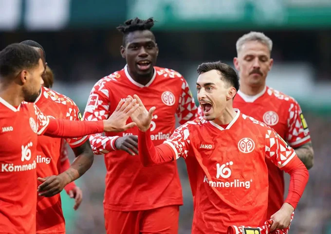 Mainz thắng Bremen trong trận 'chung kết ngược' ở Bundesliga