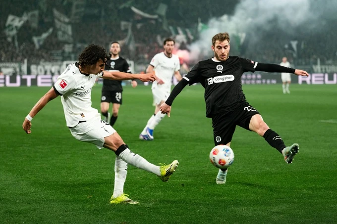 M'Gladbach khiến St. Pauli ôm hận ở lần gặp thứ 3 trong mùa giải M'Gladbach khiến St. Pauli ôm hận ở lần gặp thứ 3 trong mùa giải