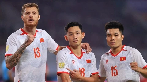 Một cú chỉ tay, ngàn lời khẳng định của Hai Long Một cú chỉ tay, ngàn lời khẳng định của Hai Long