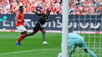 Ngược dòng điên rồ, Bayern thắng nghẹt thở Mainz 4-3