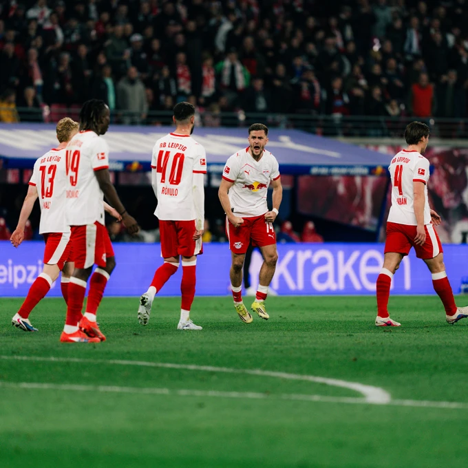 RB Leipzig đè bẹp Hoffenheim 5-0, trở lại top 3 Bundesliga RB Leipzig đè bẹp Hoffenheim 5-0, trở lại top 3 Bundesliga