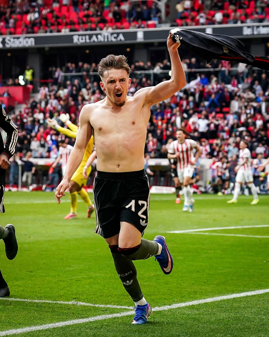 Thần đồng Bayern ăn mừng như Messi sau màn lội ngược dòng nghẹt thở Thần đồng Bayern ăn mừng như Messi sau màn lội ngược dòng nghẹt thở