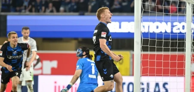 Thắng Wolfsburg sau 120 phút, Paderborn thăng hạng lên Bundesliga Thắng Wolfsburg sau 120 phút, Paderborn thăng hạng lên Bundesliga