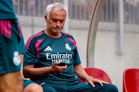 Việc Vinicius gia hạn đã bỏ qua một vấn đề nghiêm trọng của Real Madrid