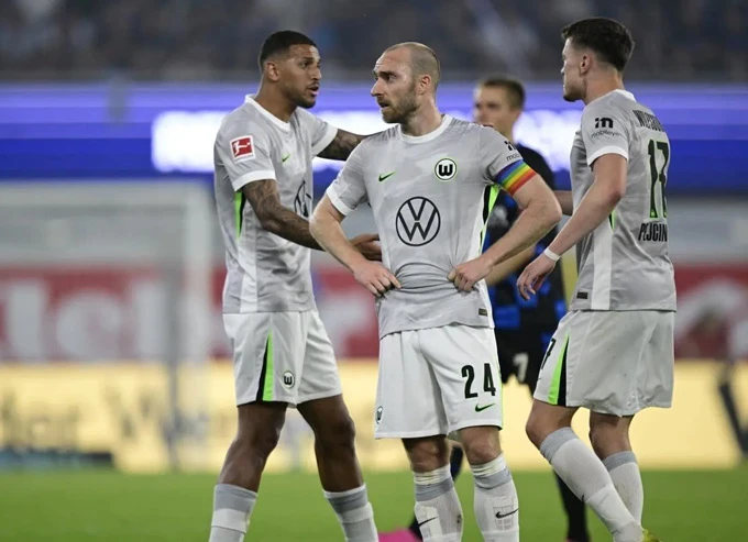 Wolfsburg xuống hạng sau 29 năm liên tiếp chơi ở Bundesliga Wolfsburg xuống hạng sau 29 năm liên tiếp chơi ở Bundesliga