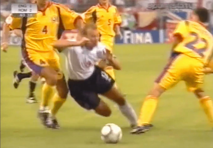 Alan Shearer và cú ngã khiến ông day dứt cả đời Alan Shearer và cú ngã khiến ông day dứt cả đời