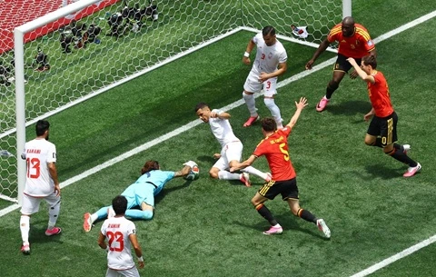 Alireza Beiranvand, kẻ gieo sầu cho Ronaldo lại làm loạn World Cup Alireza Beiranvand, kẻ gieo sầu cho Ronaldo lại làm loạn World Cup