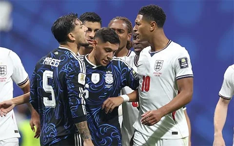 Argentina hắc ám hay người Anh quá ngây thơ? Argentina hắc ám hay người Anh quá ngây thơ?