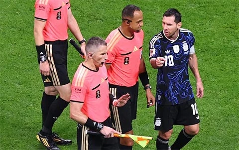 Argentina hắc ám hay người Anh quá ngây thơ? Argentina hắc ám hay người Anh quá ngây thơ?