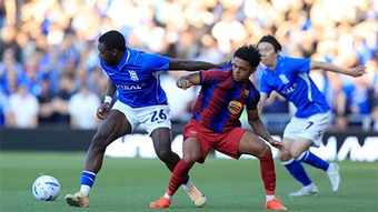 Barca thua Birmingham trên chấm luân lưu