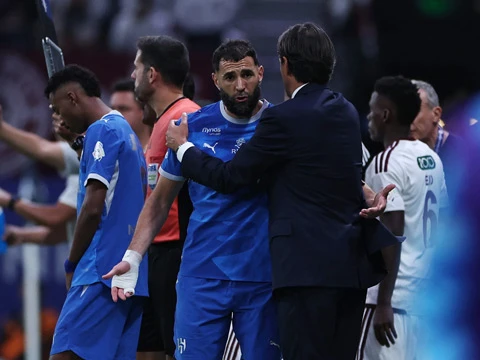 Benzema tháo chạy khỏi Al Hilal Benzema tháo chạy khỏi Al Hilal
