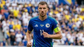 Bosnia & Herzegovina trông cả vào Dzeko