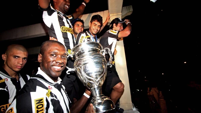 Clarence Seedorf tại Botafogo: Khúc vĩ thanh của một nhà vô địch Clarence Seedorf tại Botafogo: Khúc vĩ thanh của một nhà vô địch