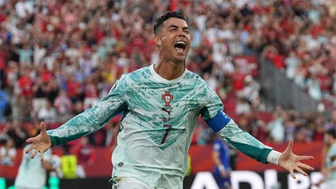 Cristiano Ronaldo đã chạy cả ngàn cuộc marathon, được kỳ vọng dự World Cup 2030 Cristiano Ronaldo đã chạy cả ngàn cuộc marathon, được kỳ vọng dự World Cup 2030
